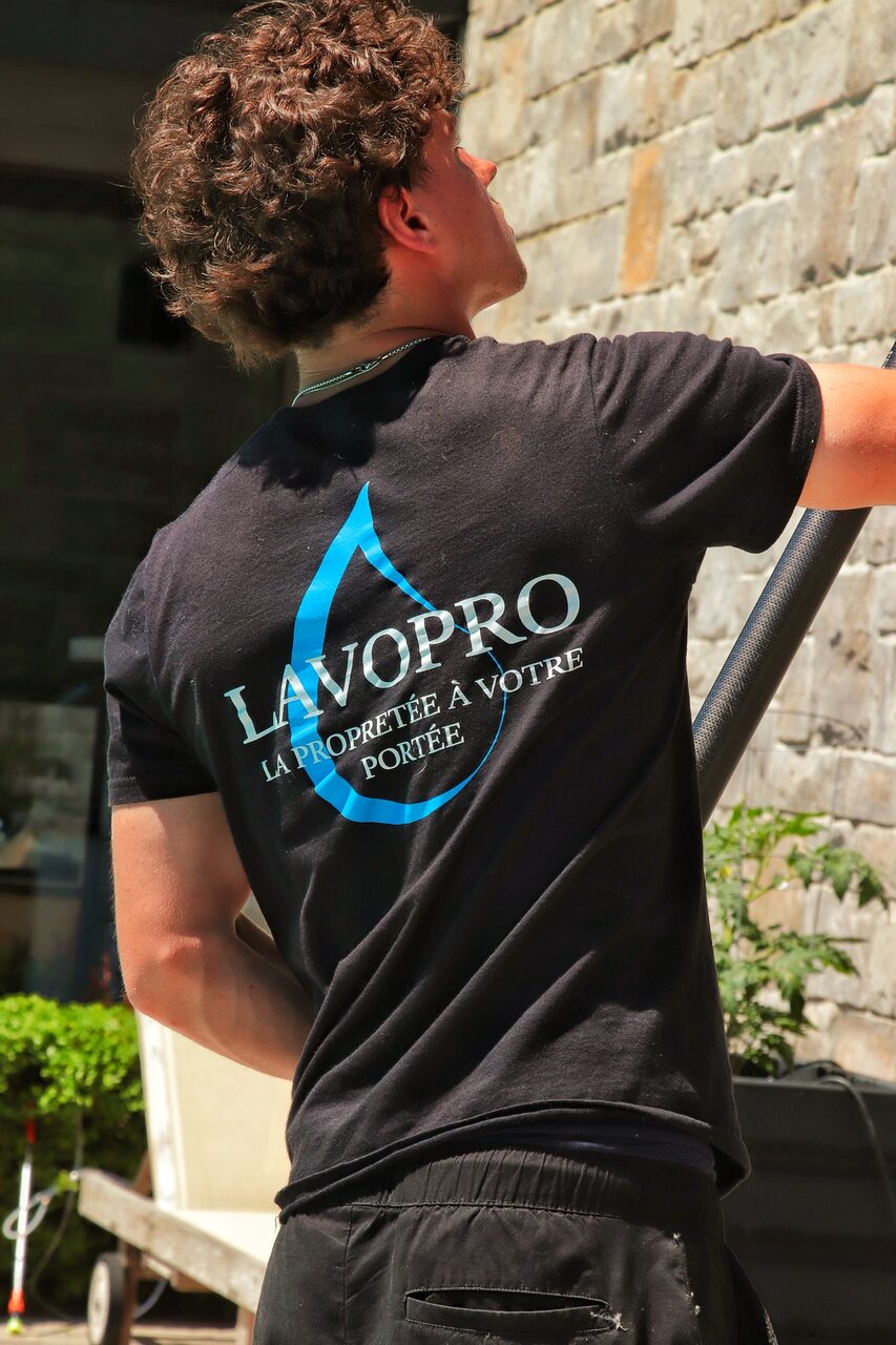 Technicien LAVOPRO au travail